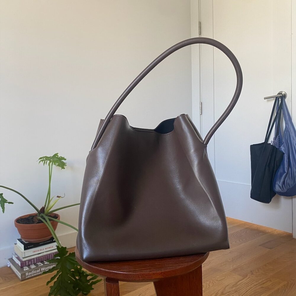 Modern Weaving Brown Leather Arch Handle Pleat Magnetic Tote Handbag